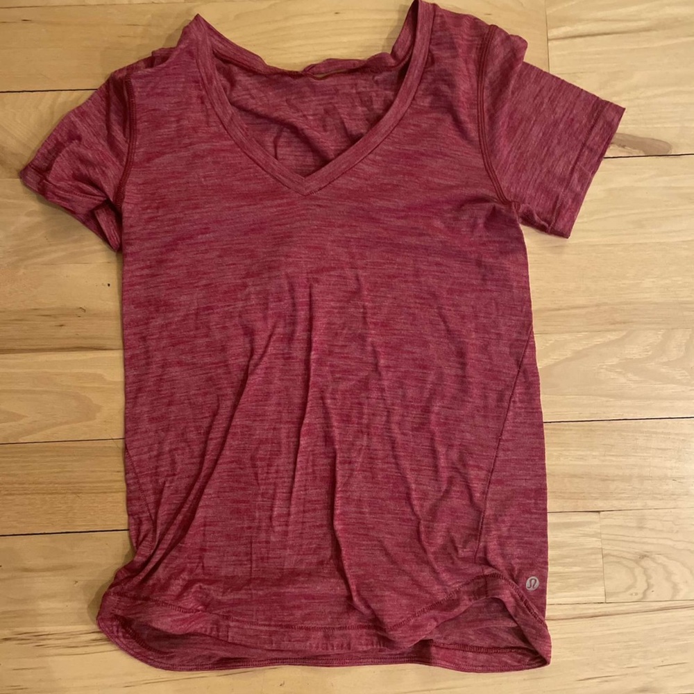 Red Lululemon short sleeve